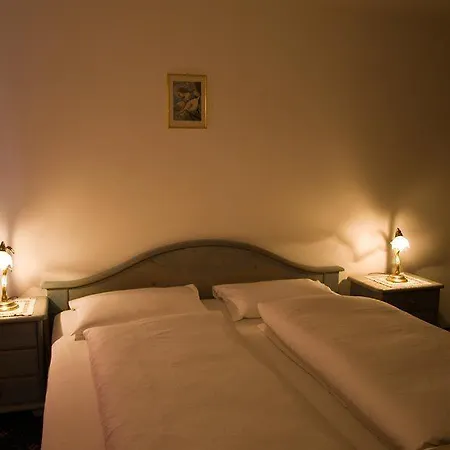 Olympia 3*